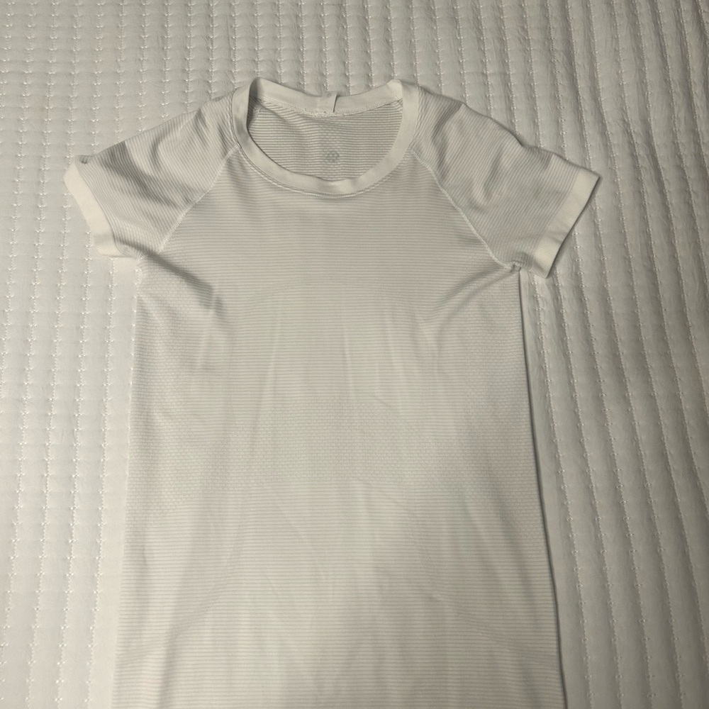 White Lululemon shirt